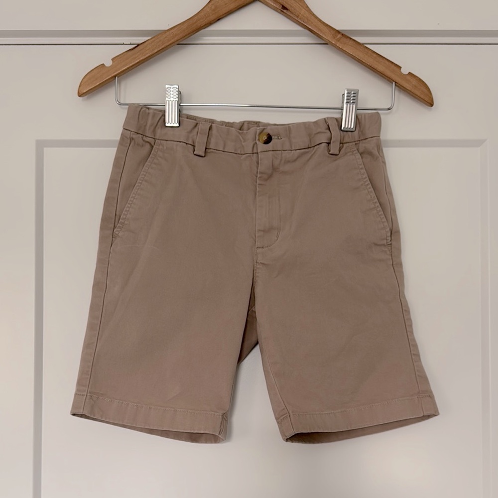 Vineyard vines boys khaki breaker shorts size 8